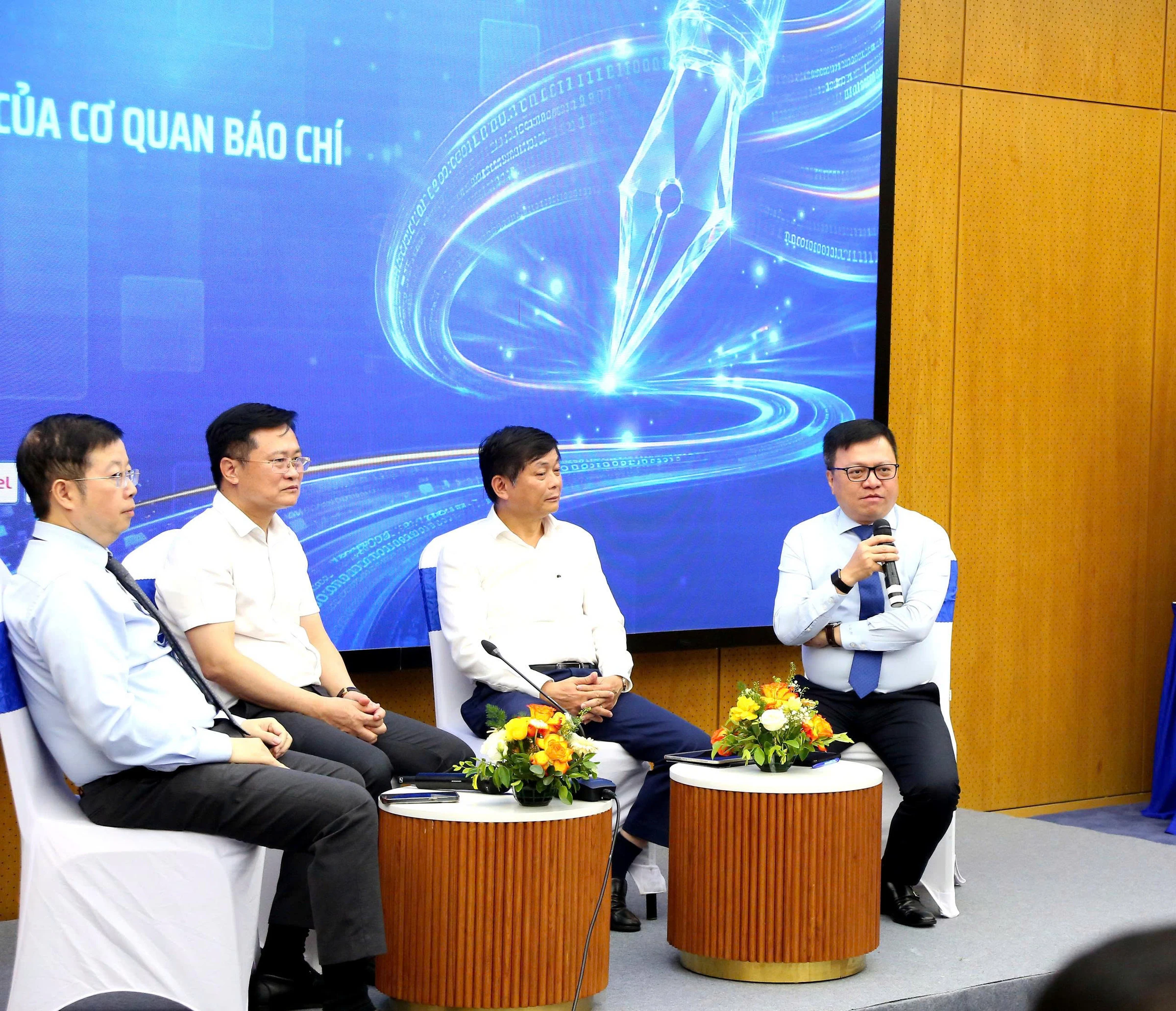 Tự chủ chiến lược là sống còn với báo chí